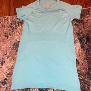 sea blue lululemon swiftly tee size 6